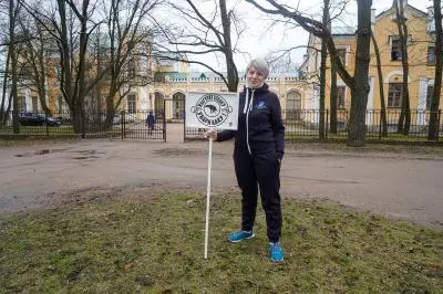 Субботник возле Львовского дворца