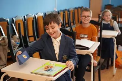 Новые столы в музыкальной школе