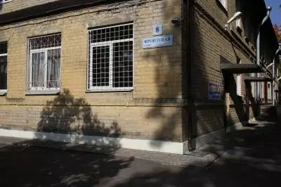 Фронтовая 8, фасад