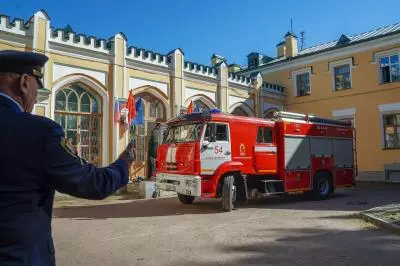 Возложение цветов к памятнику А.Д.Львова
