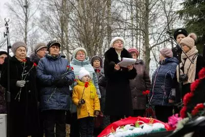 Митинг на Сергиевском кладбище