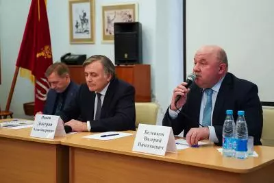 Отчет главы района в библиотеке им.Инге