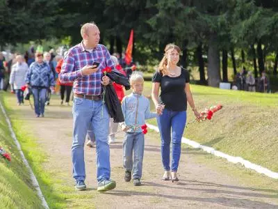 Торжественно-траурный митинг на Малой Пискаревке