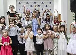 С Днем мамы, Стрельна!