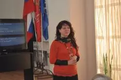 Полет аиста над капустным полем