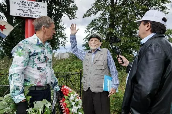 Акция у памятника морякам роты особого назначения