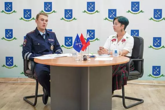Прямой эфир с инспектором ГИБДД Денисом Карповым