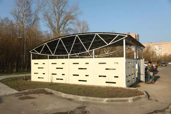 Дверь на контейнерную площадку на Львовской 27 корп.2