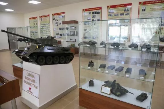 Чтобы увековечить память 124 танковой бригады в Стрельне