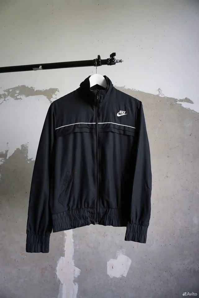 Куртка-ветровка Nike винтажная чёрная (12-14 лет)