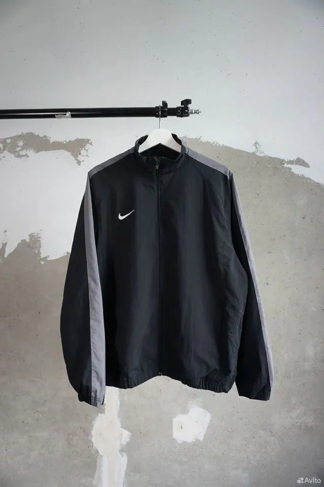 Куртка-ветровка Nike чёрная винтажная