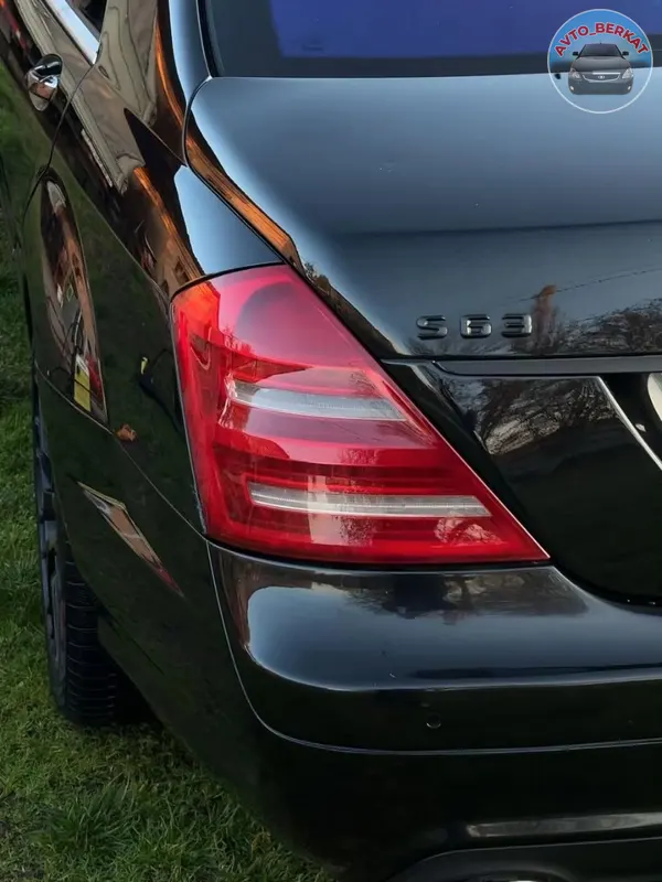 Предлагается к продаже автомобиль Mercedes-Benz S-класса (W221) 2007 года выпуска с двигателем объемом 5.5 литра.