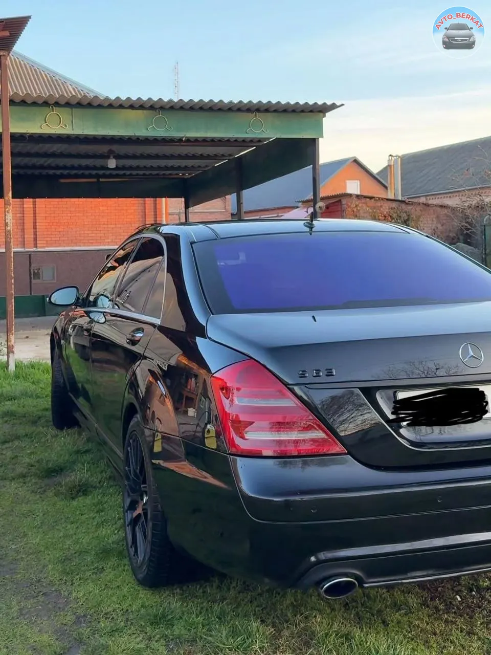 Предлагается к продаже автомобиль Mercedes-Benz S-класса (W221) 2007 года выпуска с двигателем объемом 5.5 литра.
