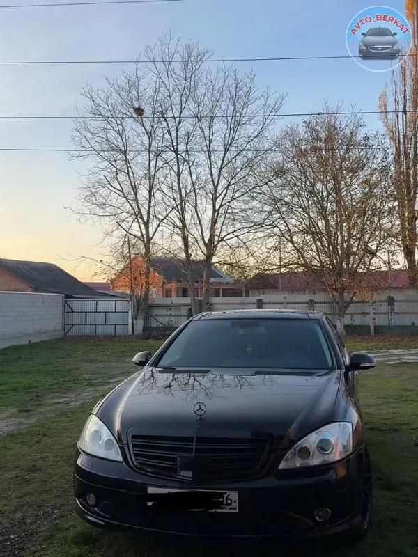 Предлагается к продаже автомобиль Mercedes-Benz S-класса (W221) 2007 года выпуска с двигателем объемом 5.5 литра.
