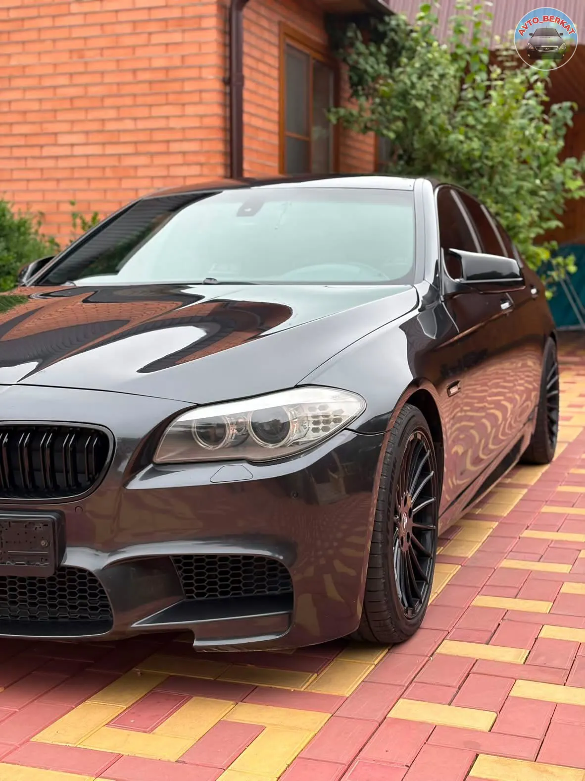 BMW F10 530 2012 года   Машина в отличном состоянии, объем 3.0. ( расход 8-12 литров)