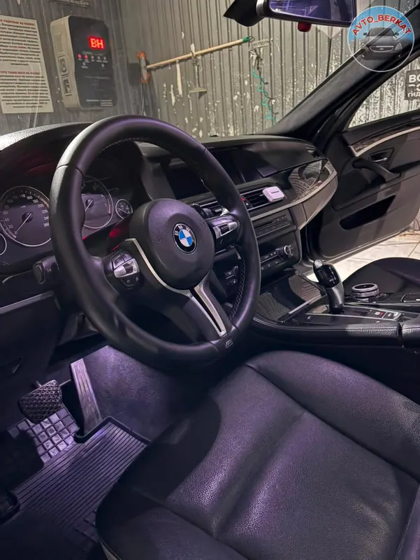 BMW F10 530 2012 года   Машина в отличном состоянии, объем 3.0. ( расход 8-12 литров)