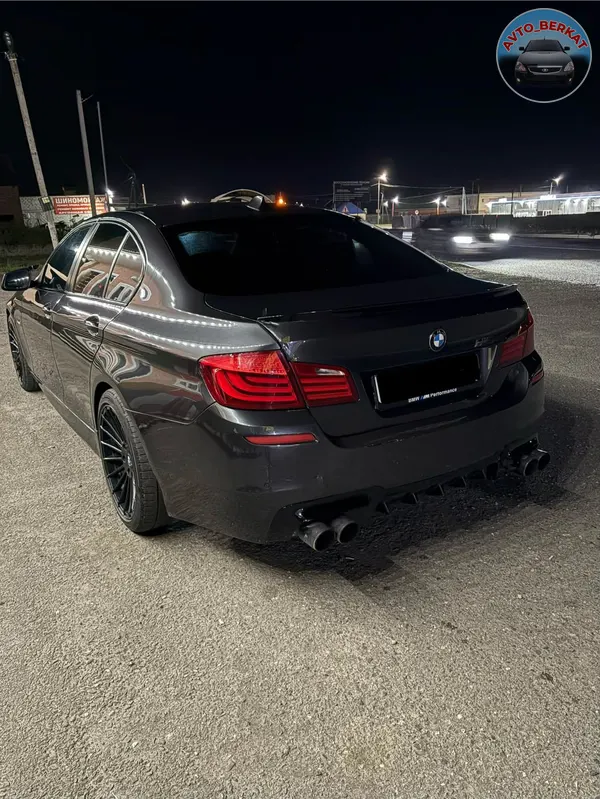 BMW F10 530 2012 года   Машина в отличном состоянии, объем 3.0. ( расход 8-12 литров)