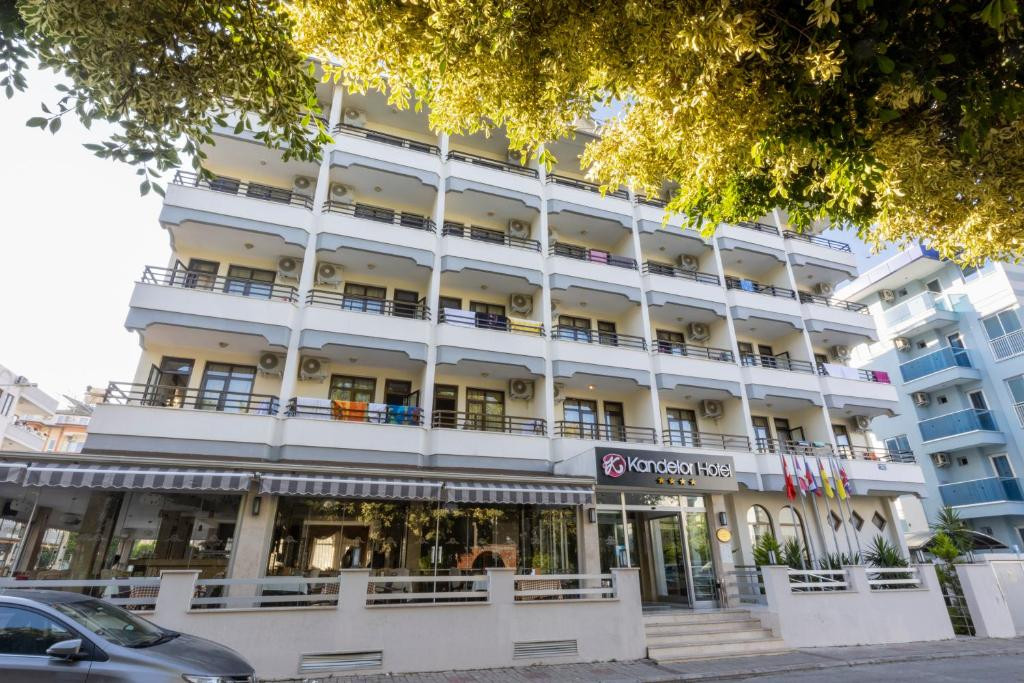 Kandelor Hotel