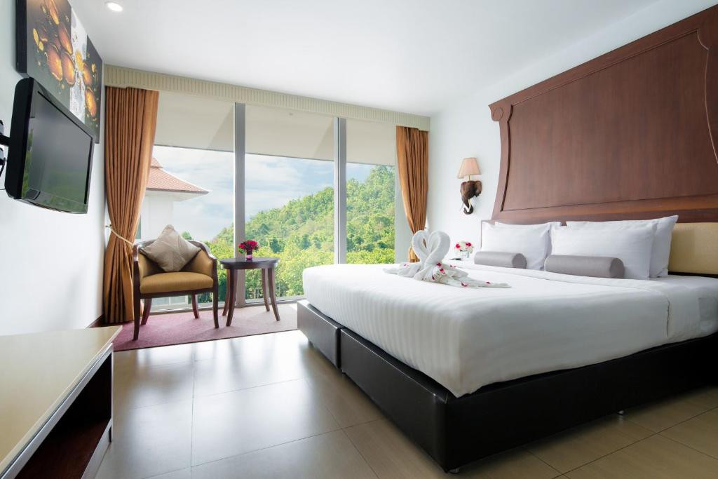 Aiyara Grand Hotel