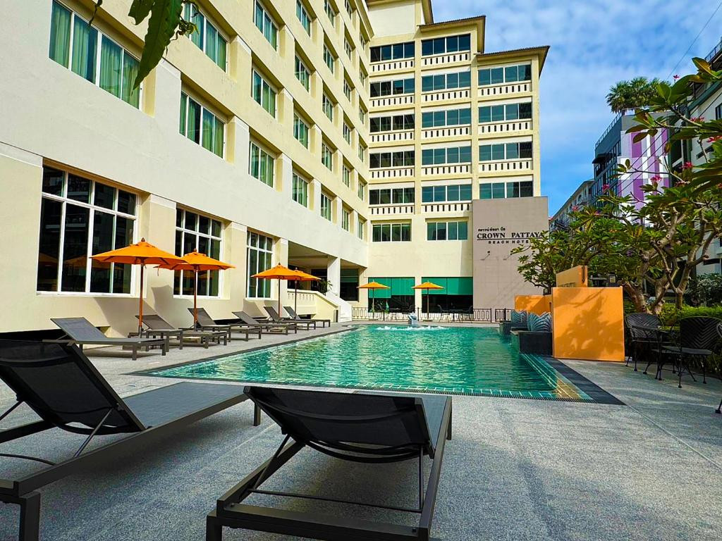 CROWN PATTAYA BEACH