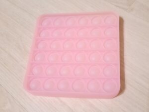 Поп ит квадрат светящийся в темноте + подарок /pop it glow in the dark square + gift Поп ит квадрат светящийся в темноте + подарок /pop it glow in the dark square + gift