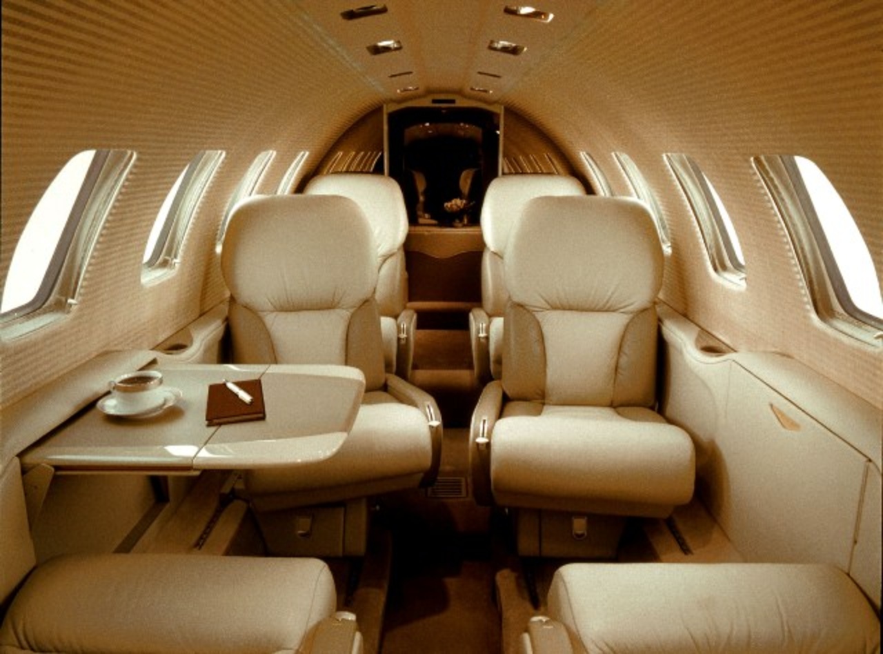 Citation_CJ2_interor_1280x0_426