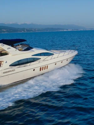 Яхта Azimut 68+