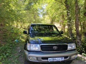 Трансфер на водопад Белый в Архызе на комфортном внедорожнике Toyota Land Cruiser