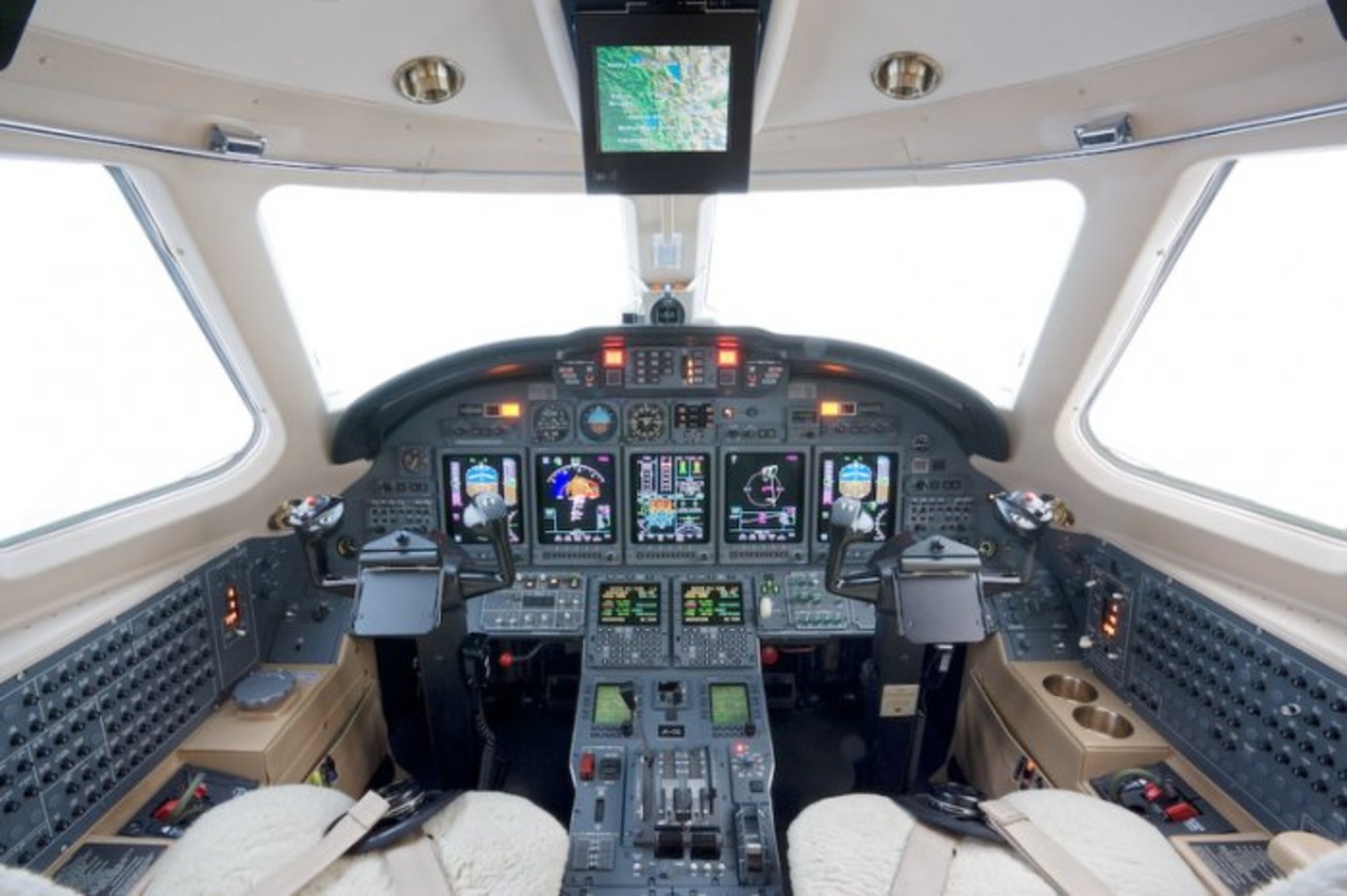 cessna_citation_x_cab_1280x0_426