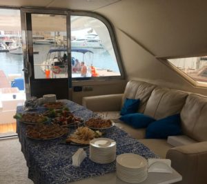 Аренда яхты VIP «Серебряная свеча»