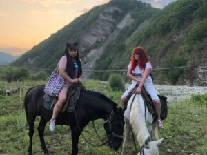 Прогулки на лошадях в горах