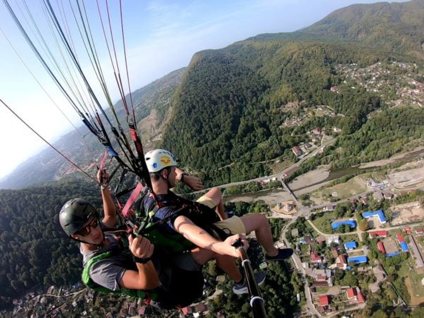 Полет в Лермонтово на параплане в горах