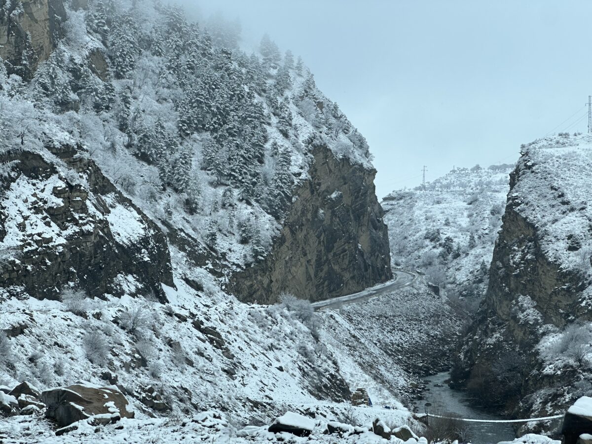 Из Махачкалы — к водопаду Чирхалю