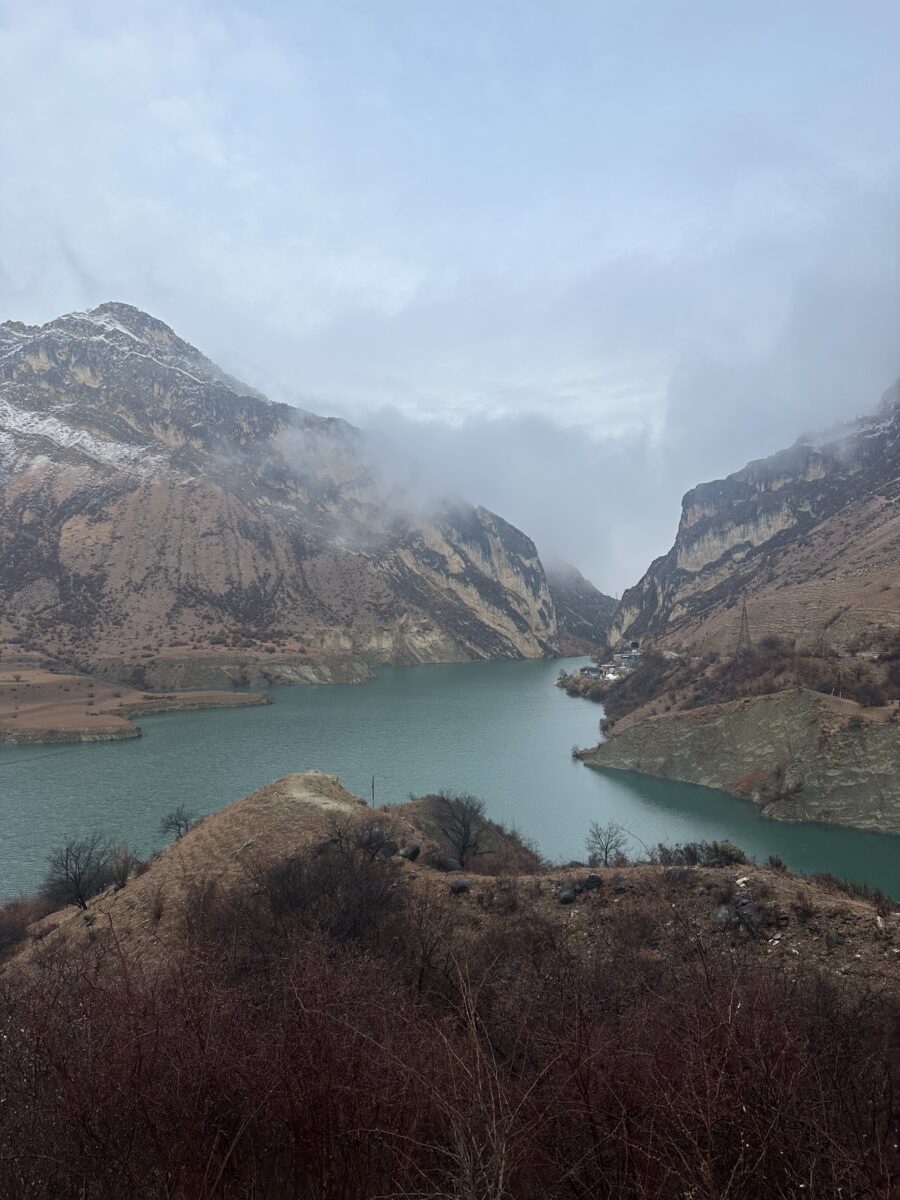 Из Махачкалы — к водопаду Чирхалю