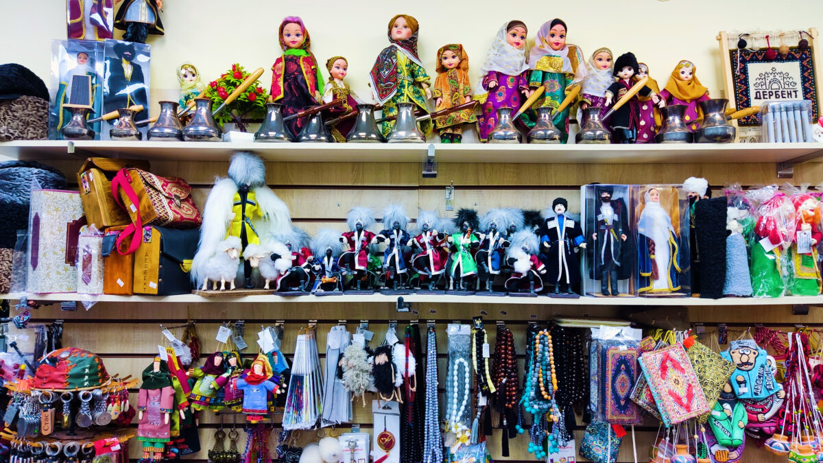 Дербент и экраноплан «Лунь» из Махачкалы