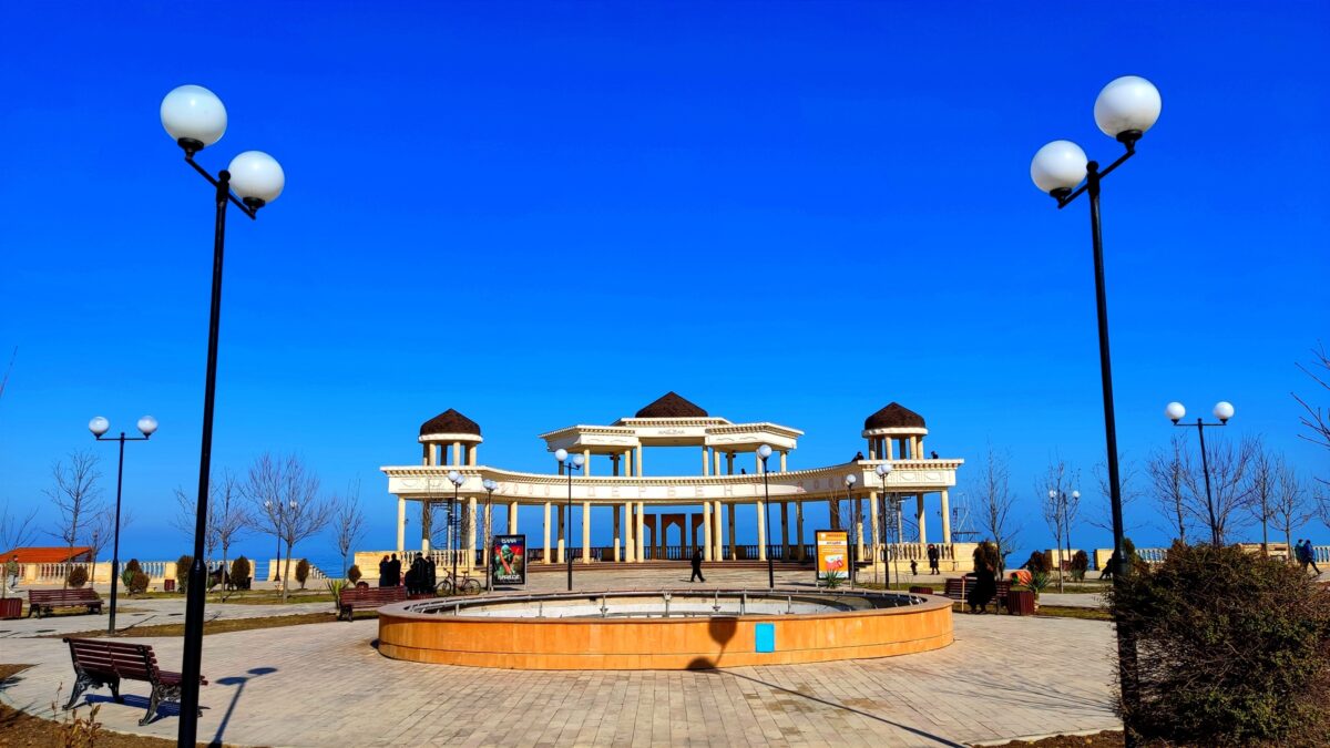 Дербент и экраноплан «Лунь» из Избербаша