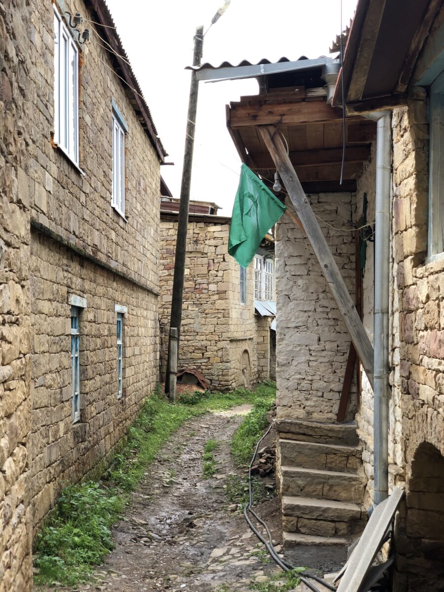 Из Махачкалы в горы — к древним аулам Кахиб, Гоор и Языку тролля