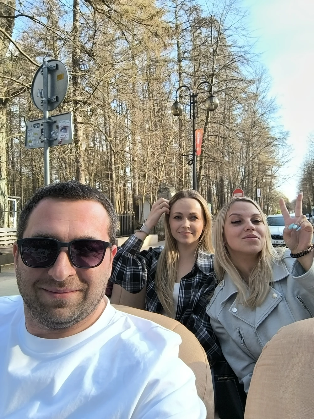 По Светлогорску на ретро-каре: громко, весело и с ветерком