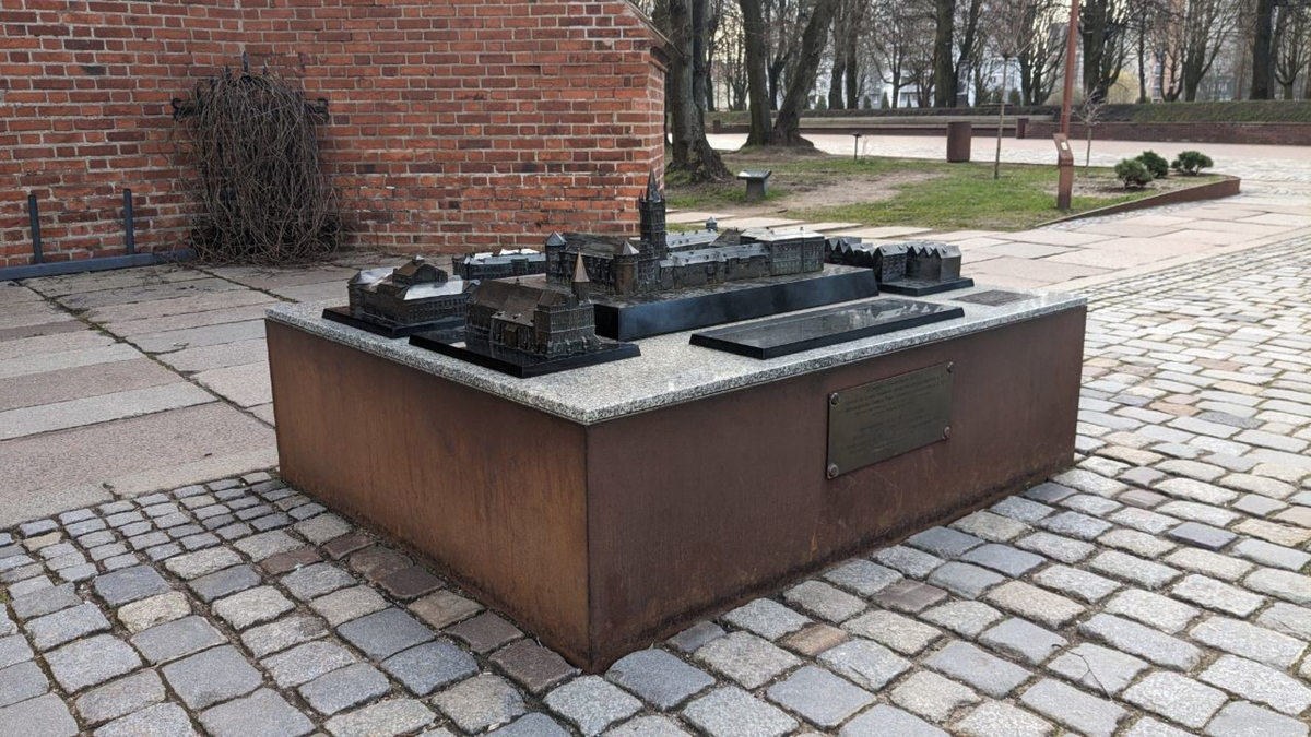 Мобильный квест в Калининграде «В поисках Радзивилловской рукописи»