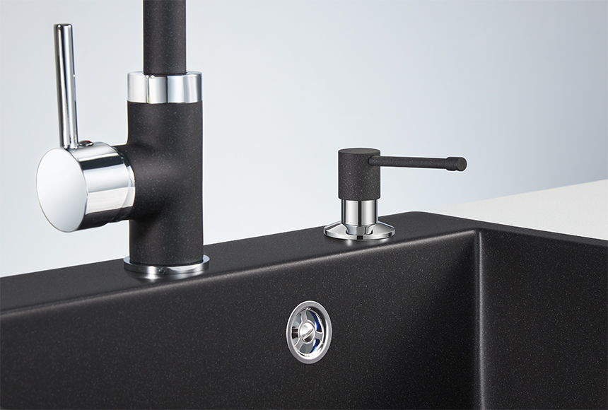 Дозатор Granula 05 D для жидкого мыла встроенный, черный