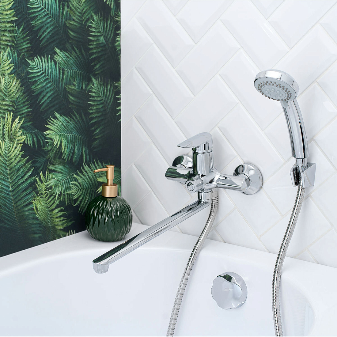 Смеситель для ванны с душем BOOU B8274-18F хром