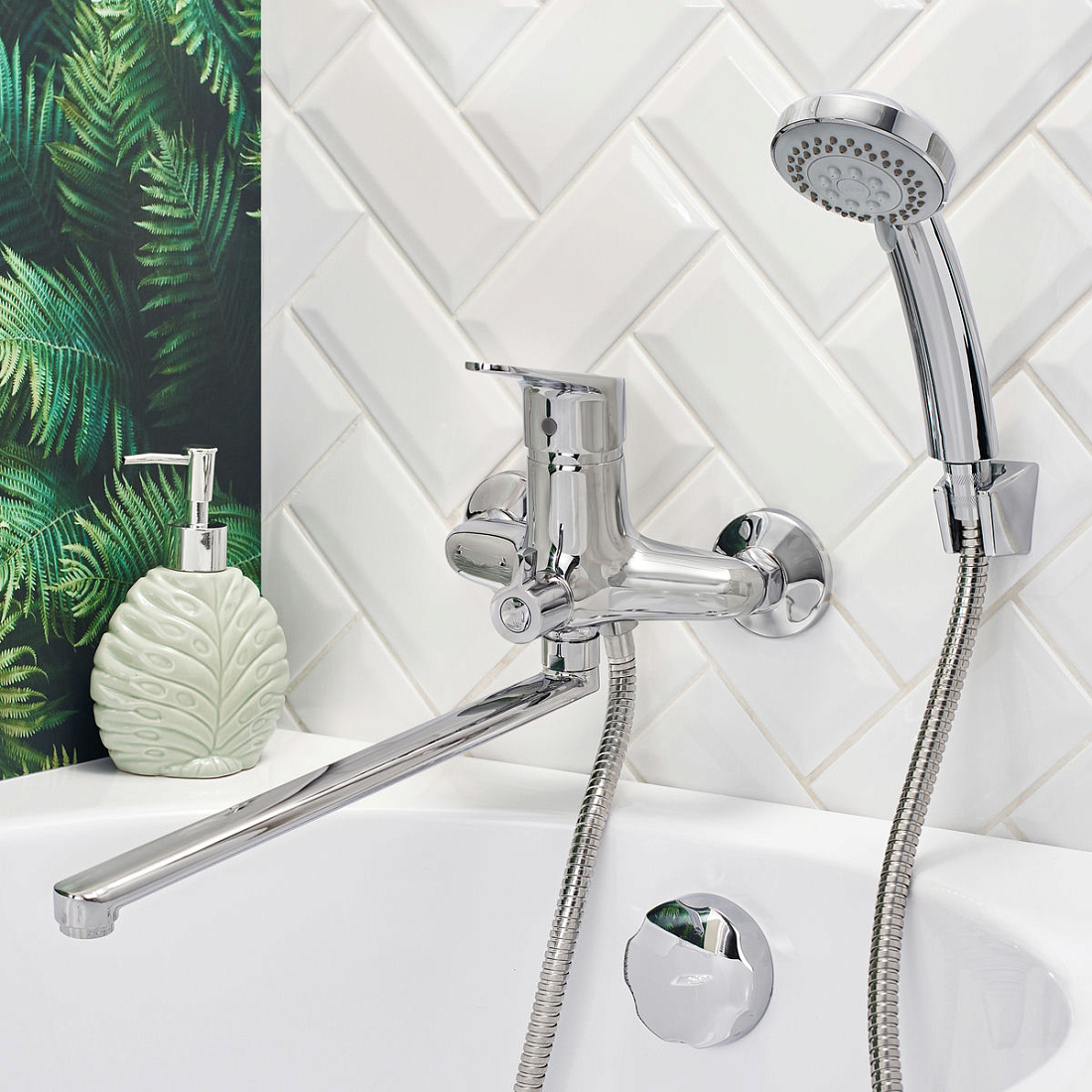 Смеситель для ванны с душем BOOU B8282-45F хром