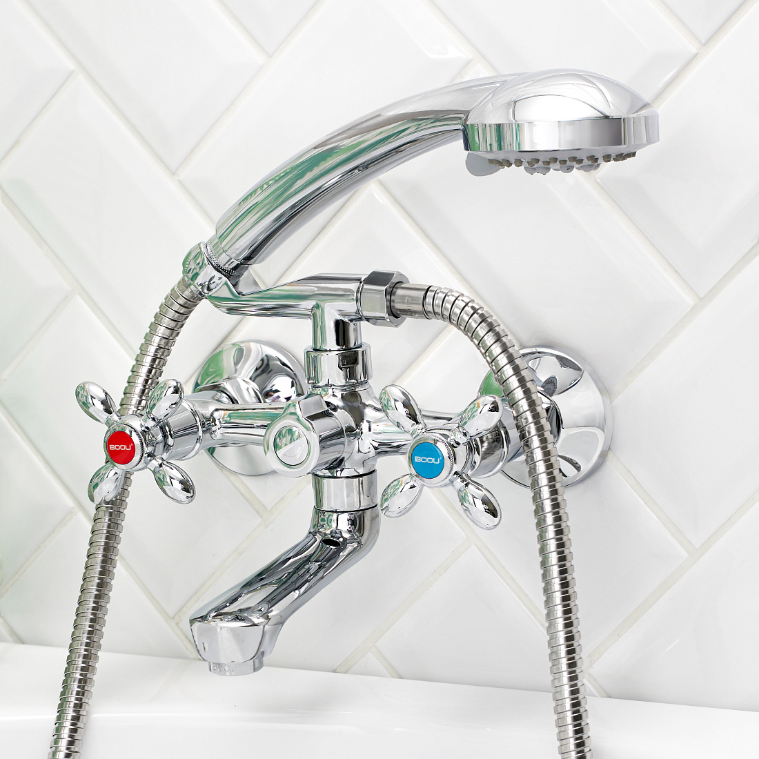 Смеситель для ванны с душем BOOU BA5318-2-B702 хром