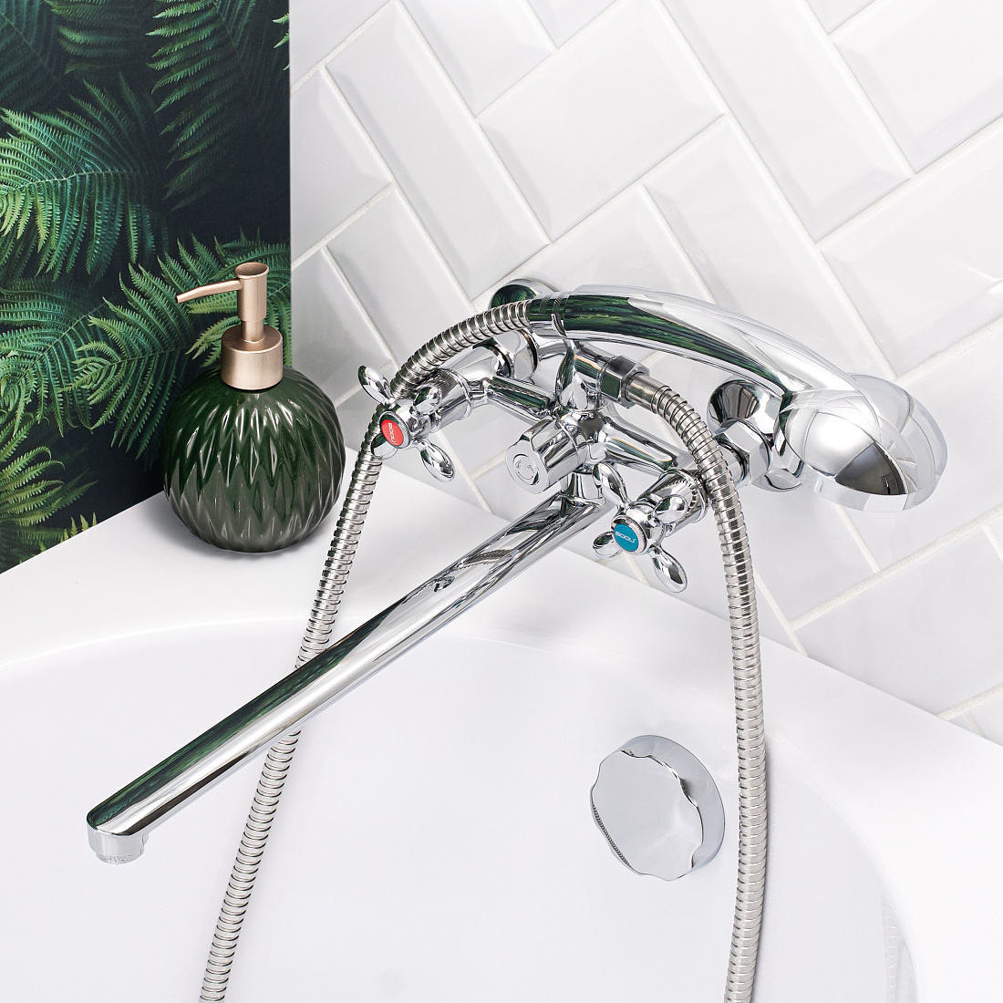 Смеситель для ванны с душем BOOU BA5318-4-C007-B702 хром