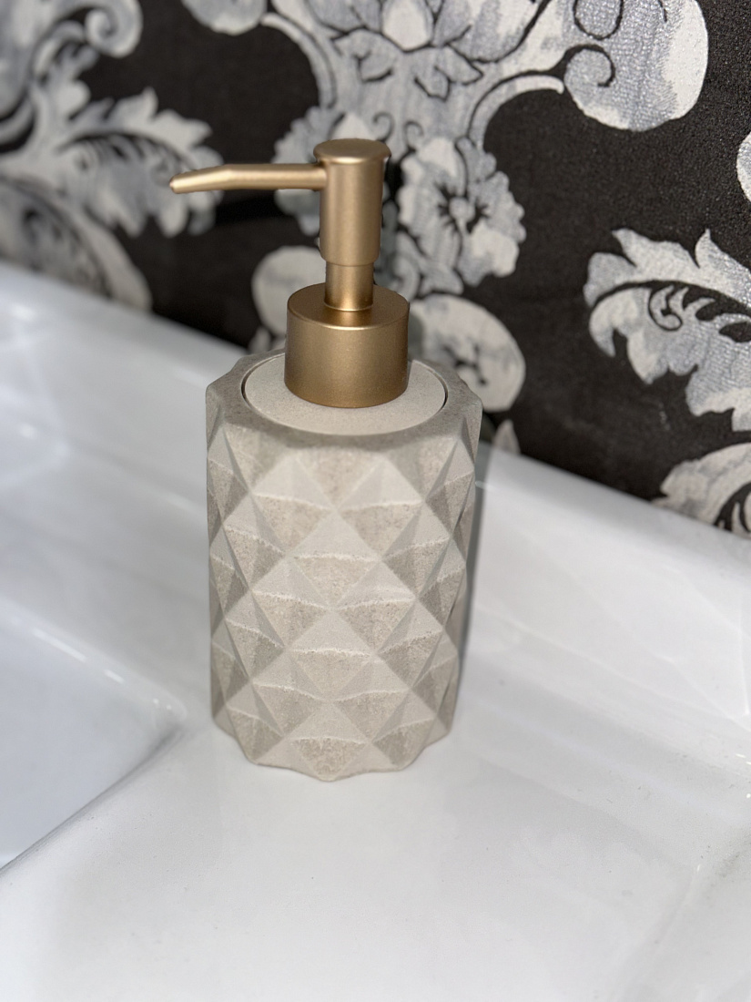 Дозатор для жидкого мыла Гипсолион Ромб белый, ручная работа