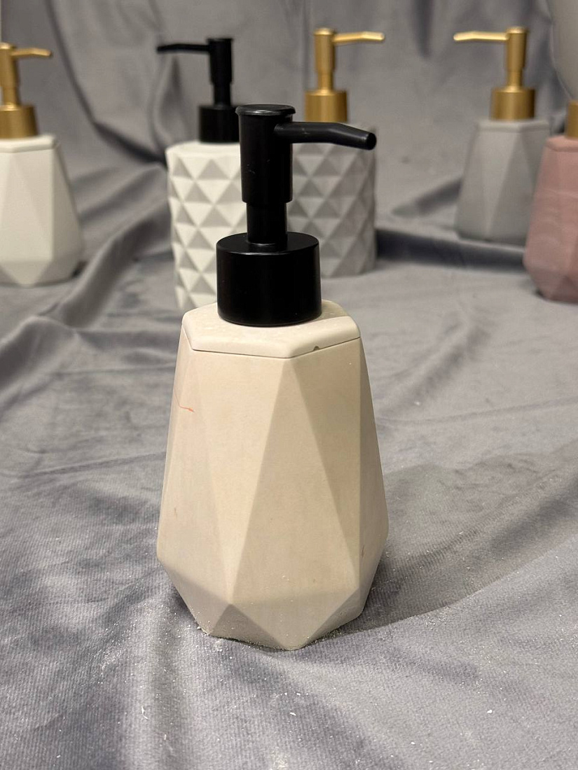 Дозатор для жидкого мыла Гипсолион Геометрия бежевый, ручная работа
