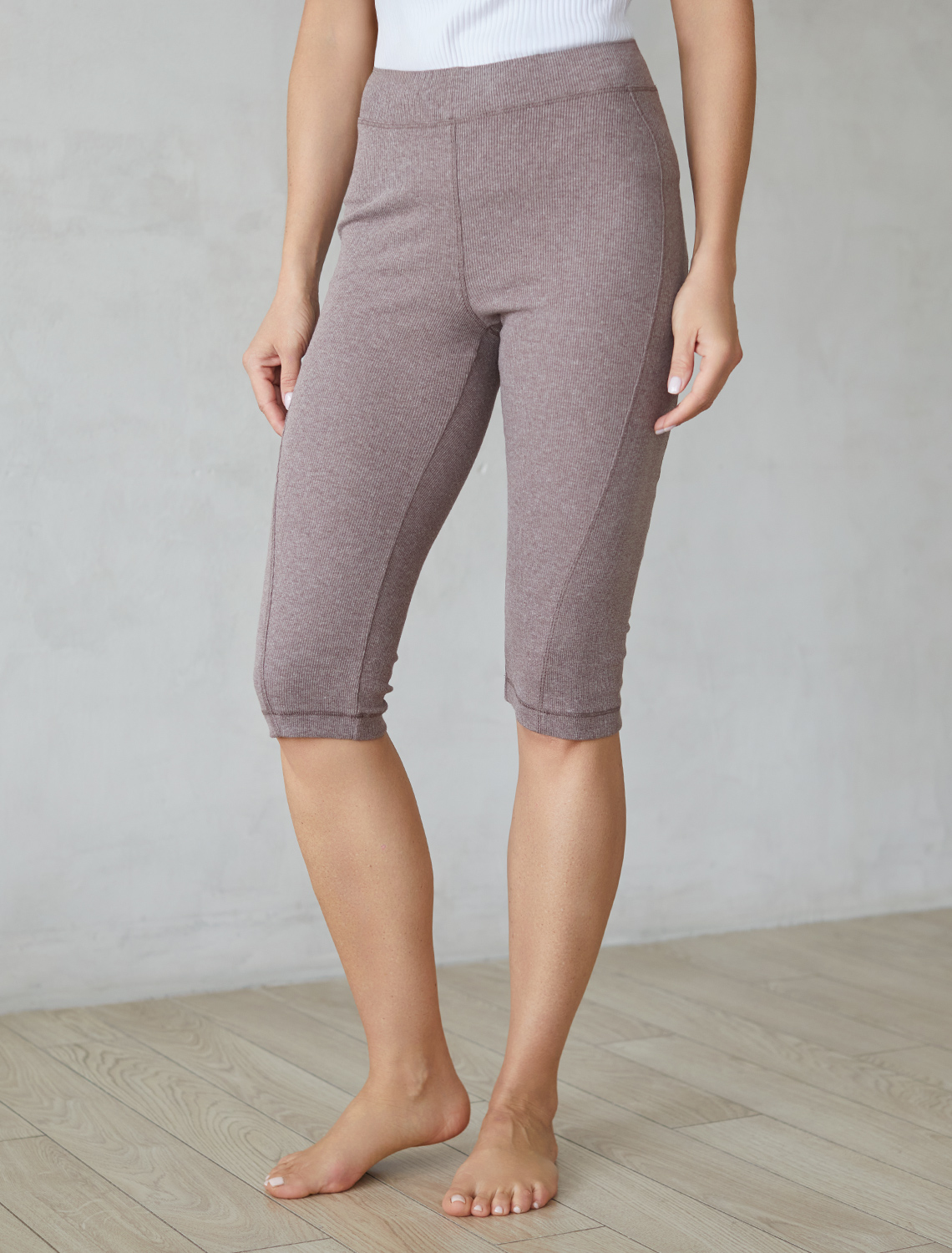 картинка Капри женские т.кофейный меланж магазин Одежда+ являющийся официальным дистрибьютором в России 