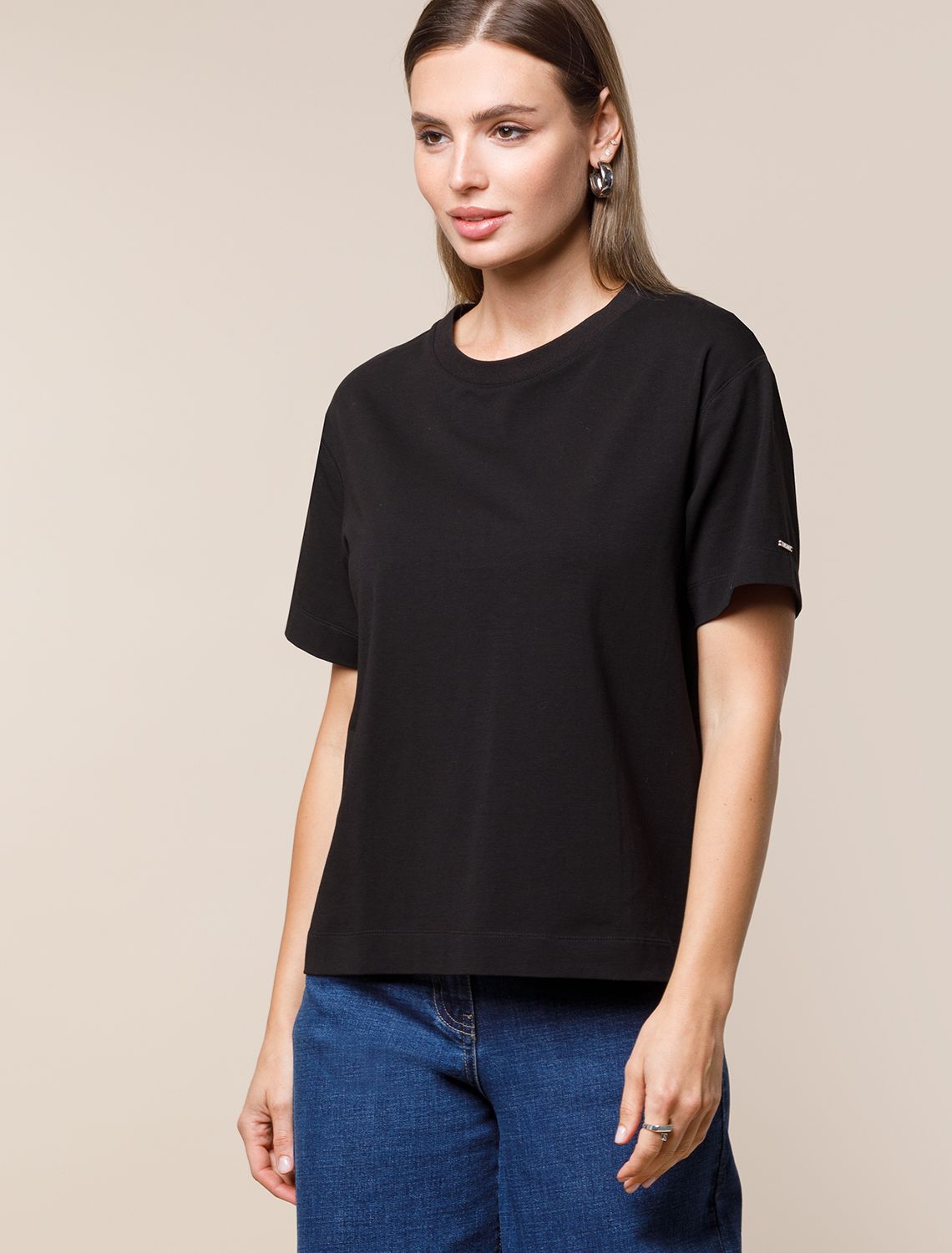 картинка Футболка женская черный от магазина Одежда+