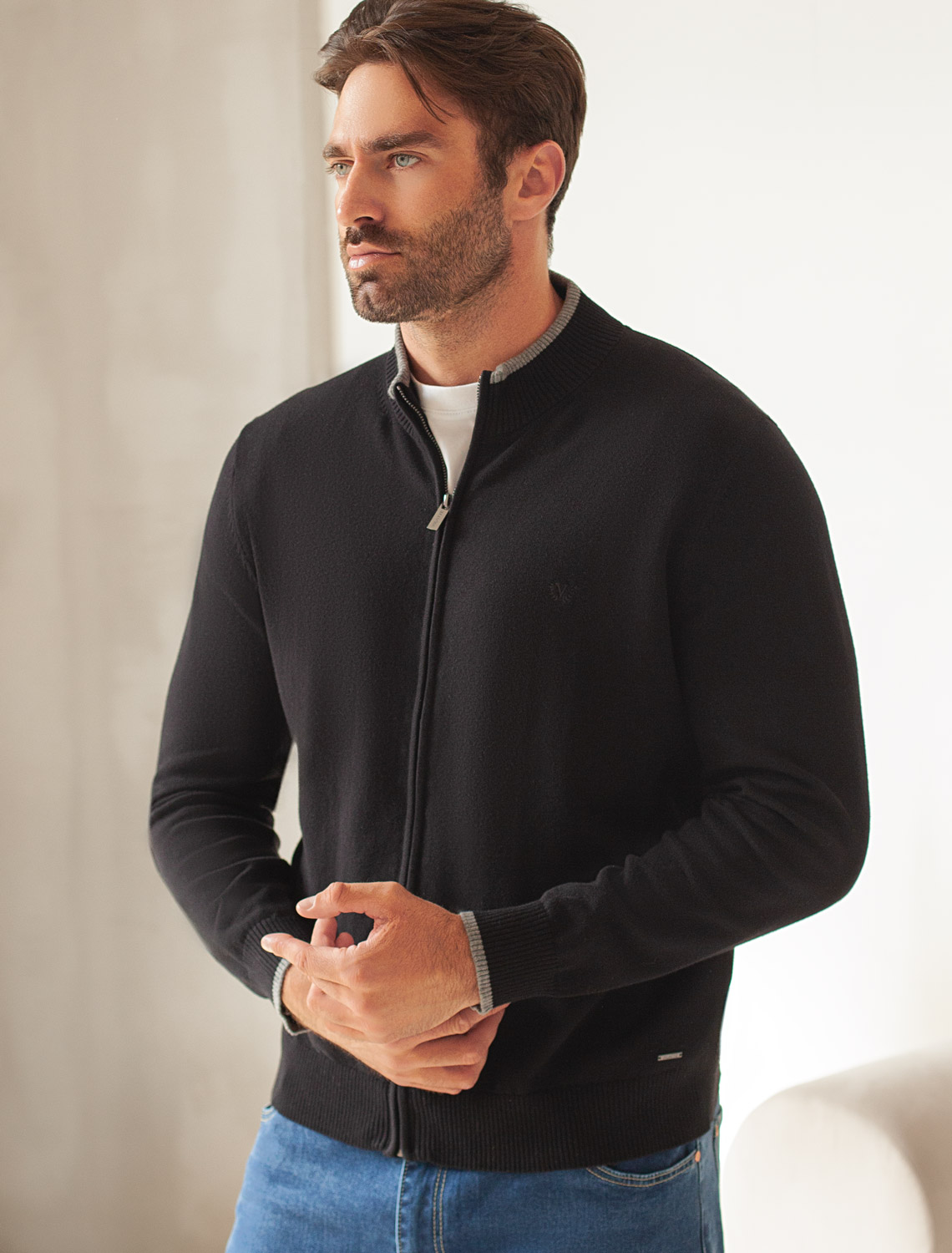 картинка Кардиган мужской черный магазин Одежда+ являющийся официальным дистрибьютором в России 