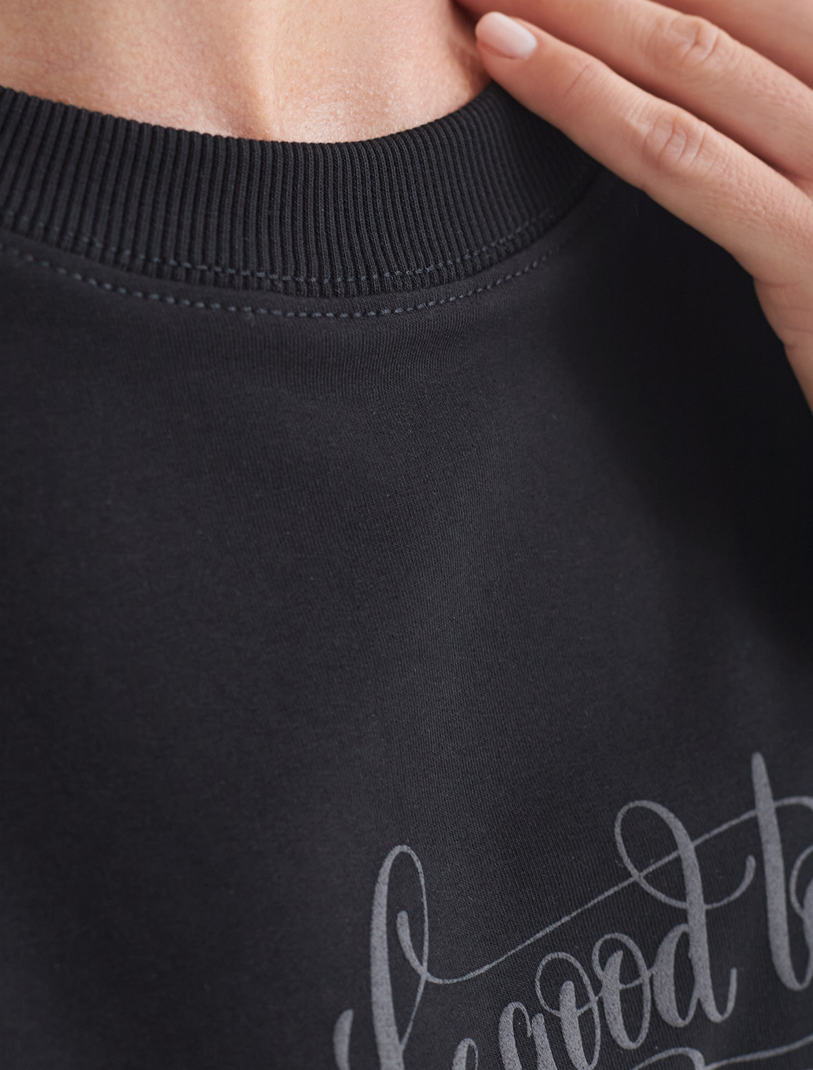 картинка Джемпер женский черный_be yourself от магазина Одежда+